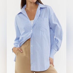 URBAN PLANET | Blue And White Pinstripe Button Up Size Medium